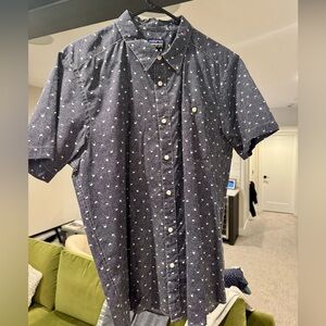 Patagonia patterned short sleeve button down shirt